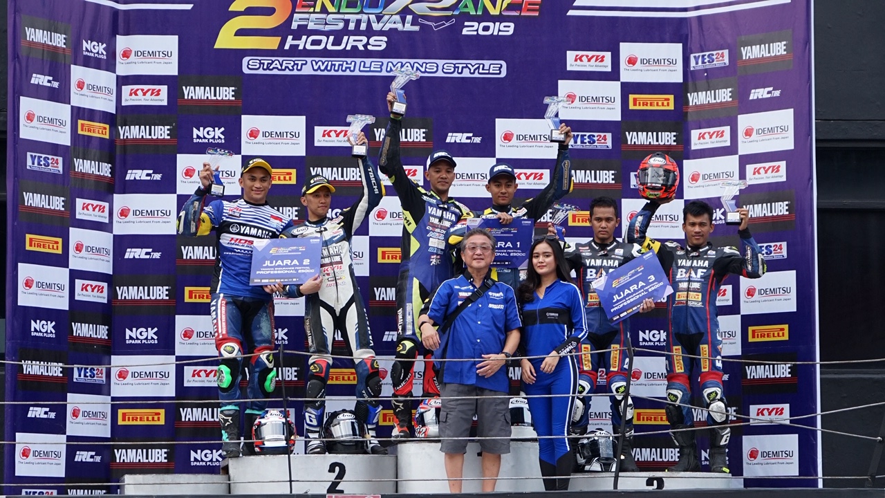 Ban Radial IRC Terbaru, RMC830 Berhasil Menghantarkan Rey Ratukore dan M Faerozi Kuasai Podium 1